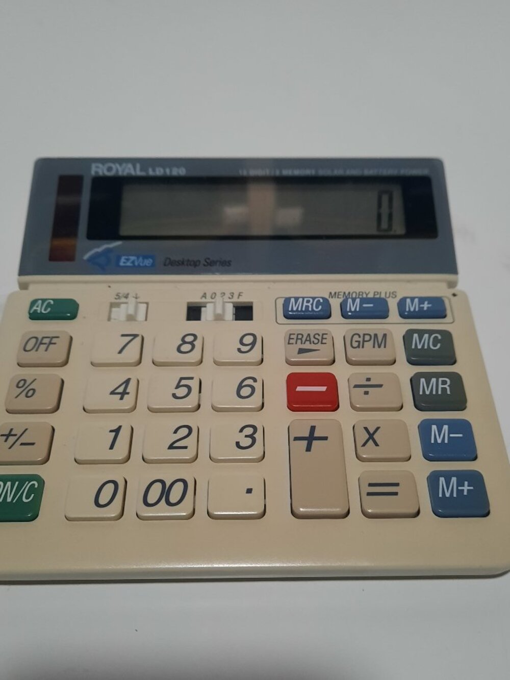Vintage Royal LD120 EZVue Desktop Calculator 1980s 12 Digit Solar Battery Office